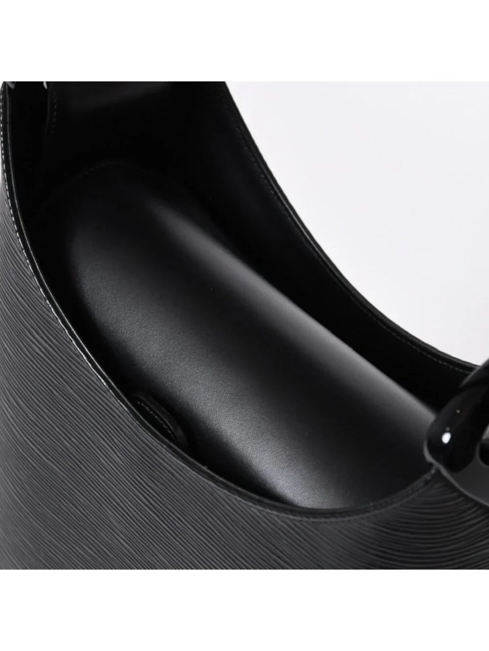 Louis Vuitton Verso Bag Epi Leather Black